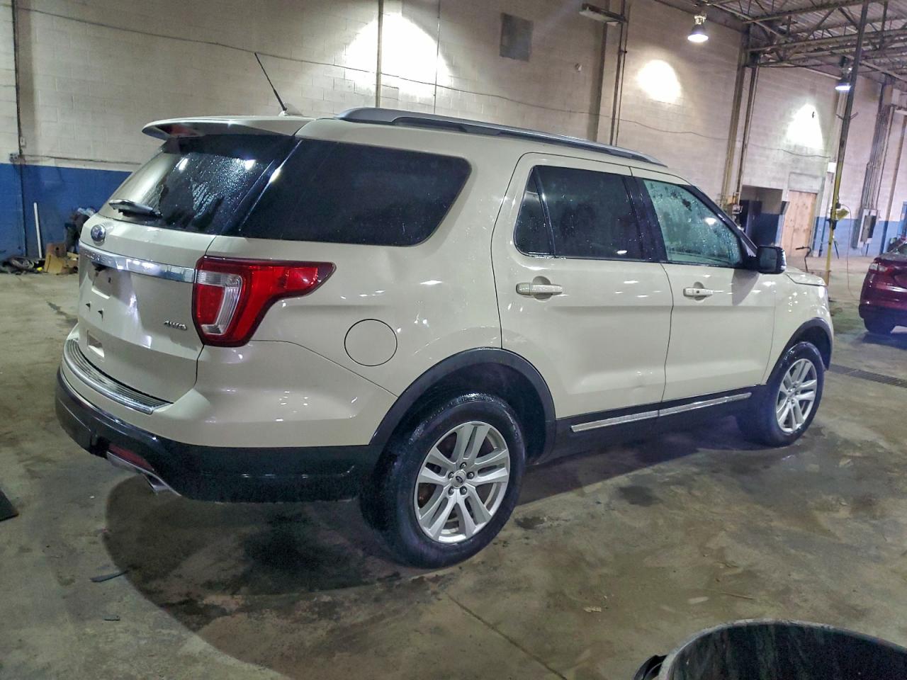 Ford Explorer Xlt Image 9