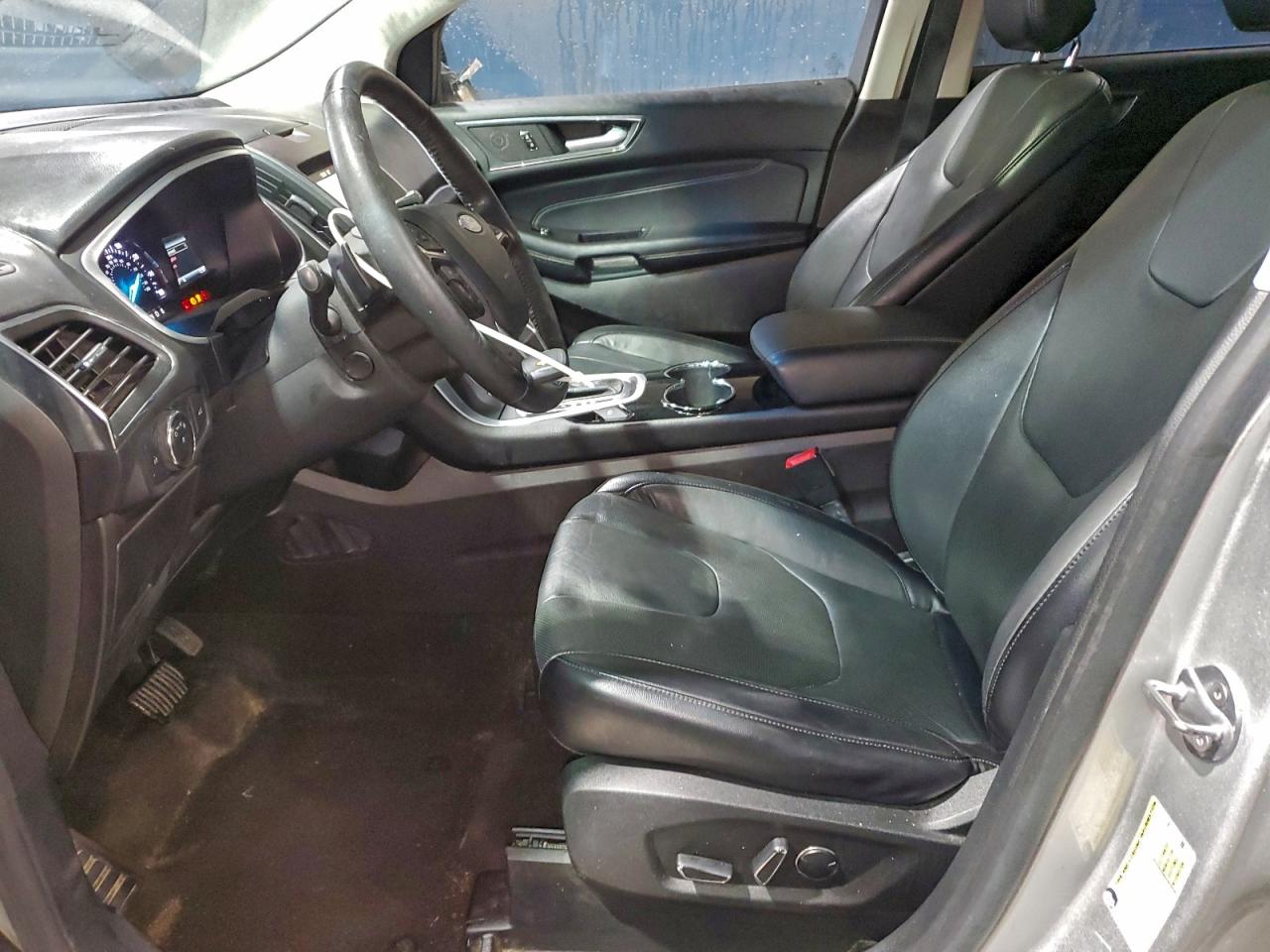 Ford Edge Titanium Image 8