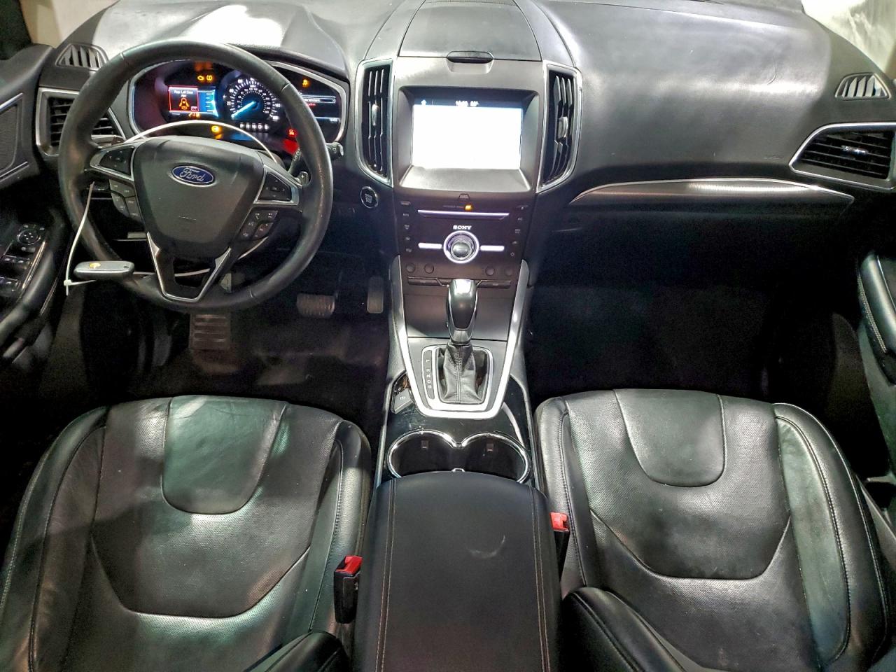 Ford Edge Titanium Image 4