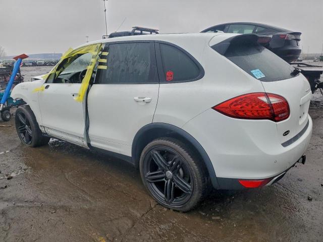 Porsche Cayenne Image 2
