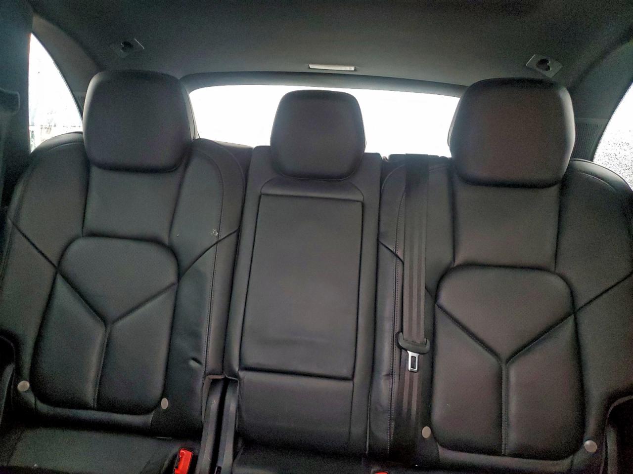 Porsche Cayenne Image 5