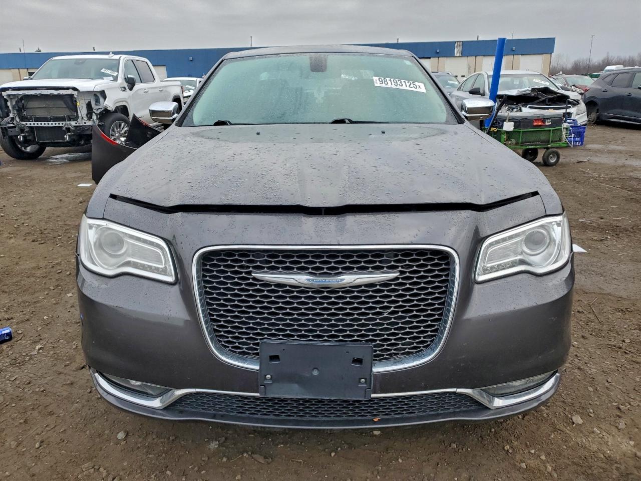 Chrysler 300 Image 9