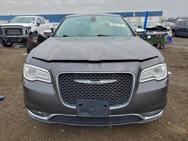 Chrysler 300 Image 9