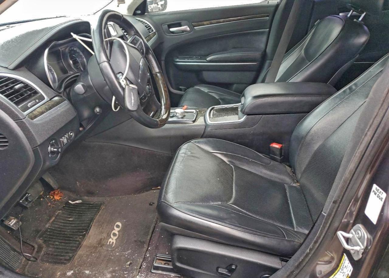 Chrysler 300 Image 10