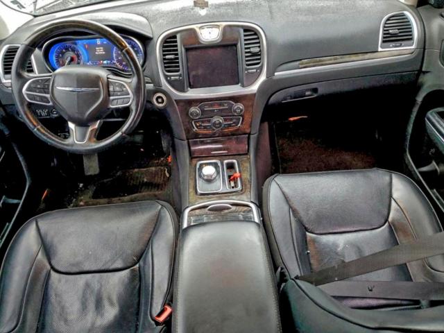 Chrysler 300 Image 8