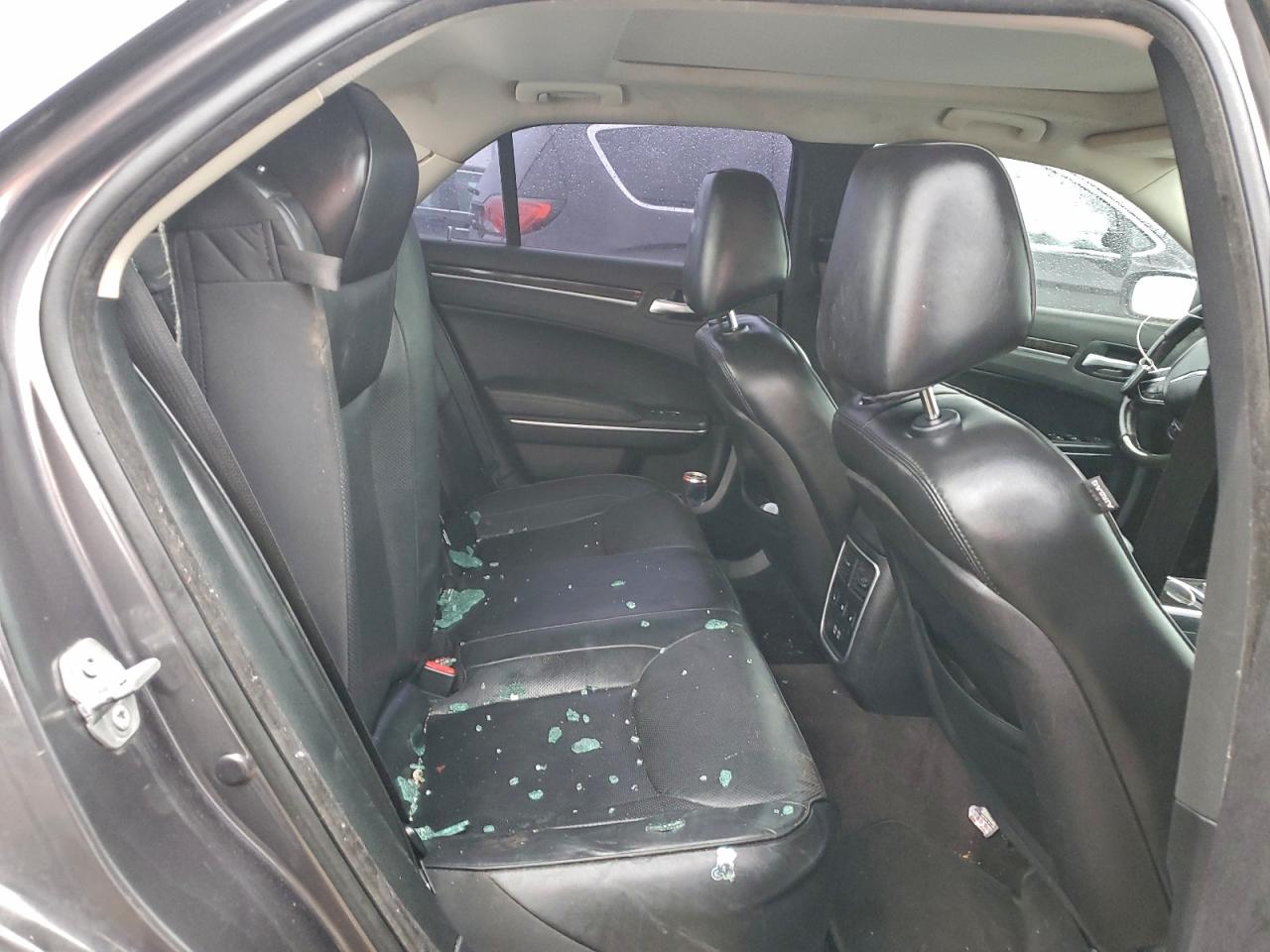 Chrysler 300 Image 5