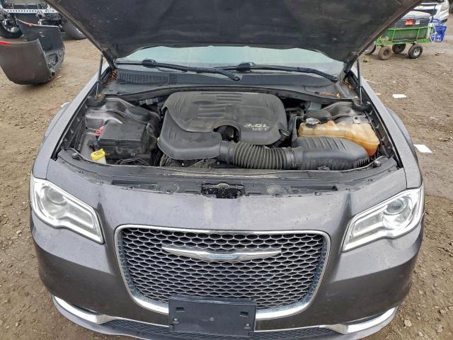 Chrysler 300 Image 12