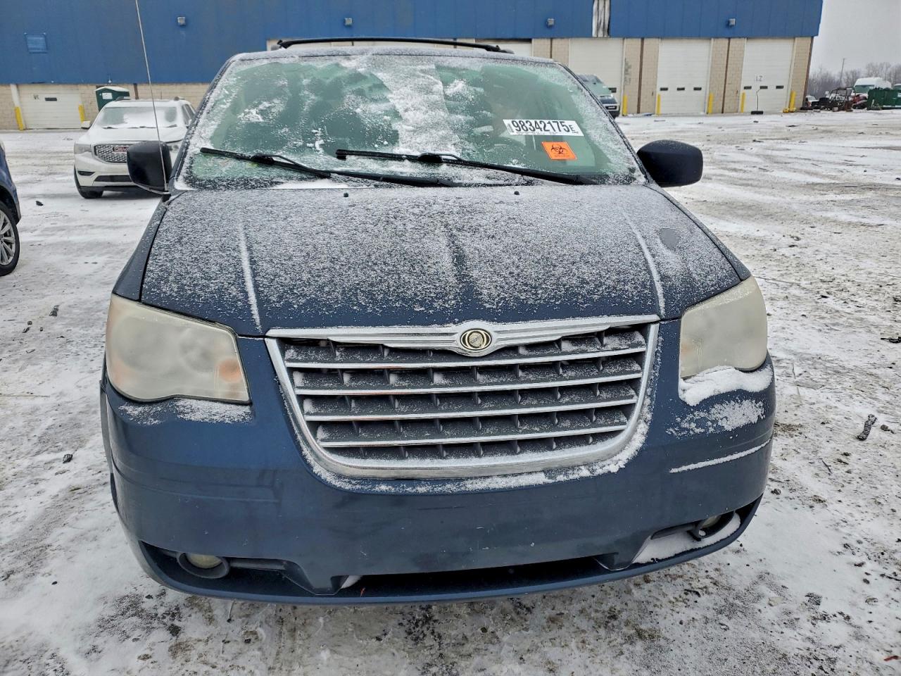 Chrysler Minivan Touring Image 5