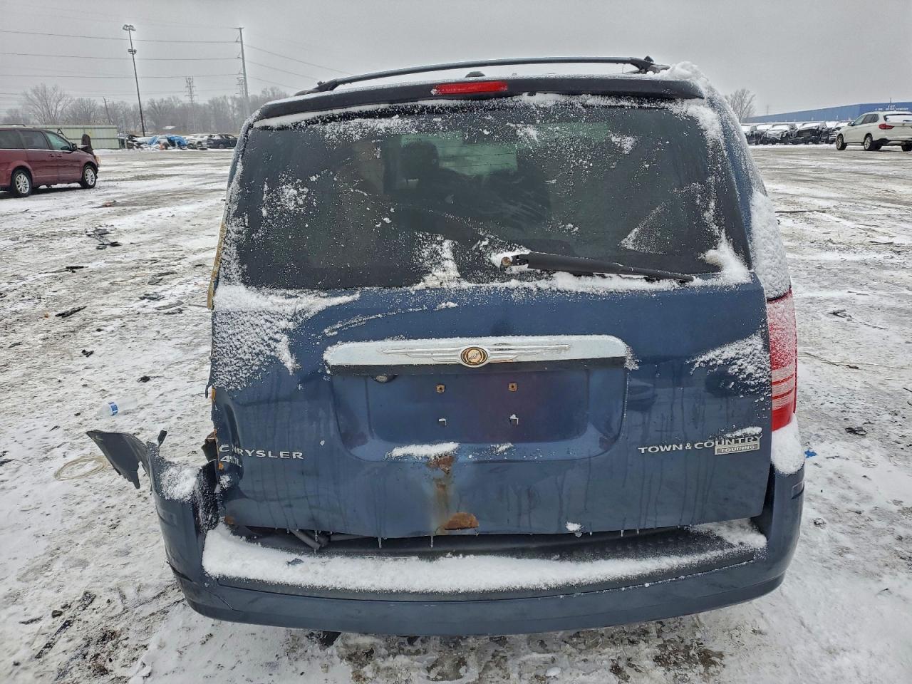 Chrysler Minivan Touring Image 12