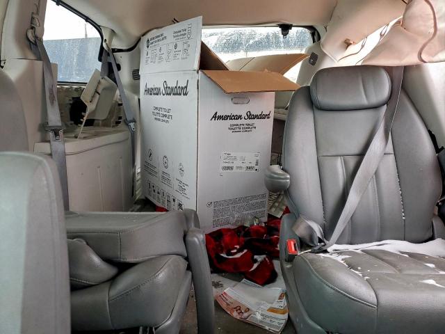 Chrysler Minivan Touring Image 7