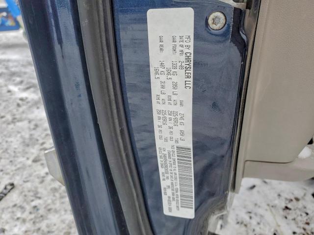 Chrysler Minivan Touring Image 9