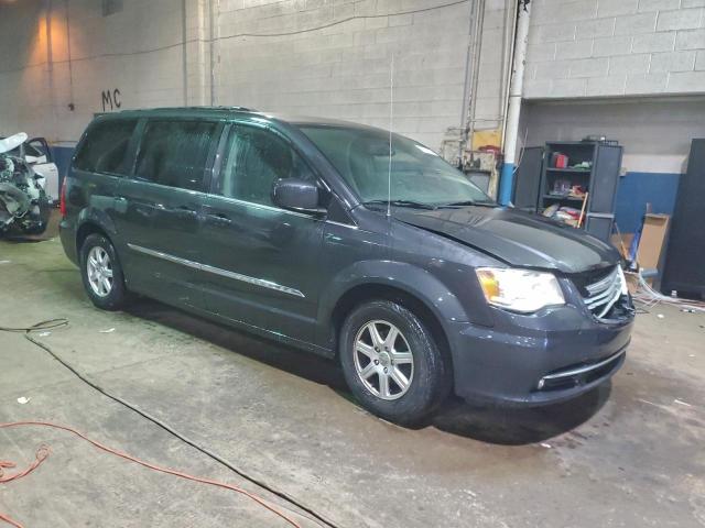 Chrysler Minivan Touring Image 4