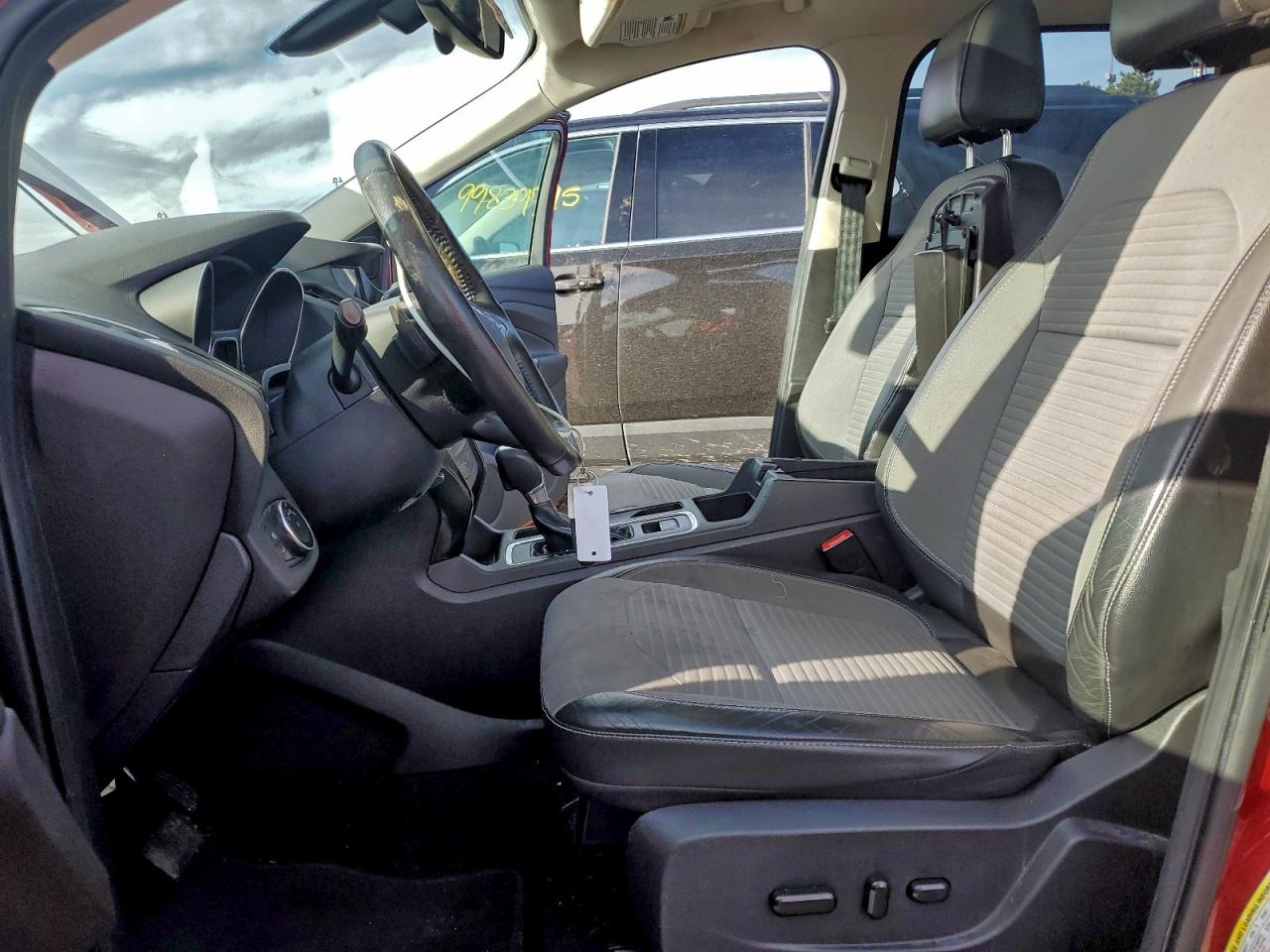 Ford Escape Titanium Image 7