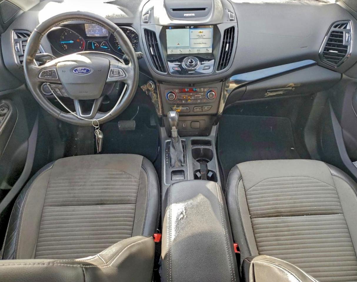 Ford Escape Titanium Image 9