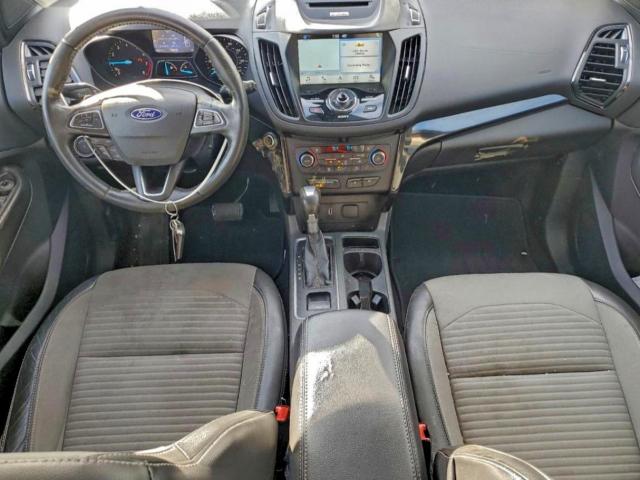 Ford Escape Titanium Image 9