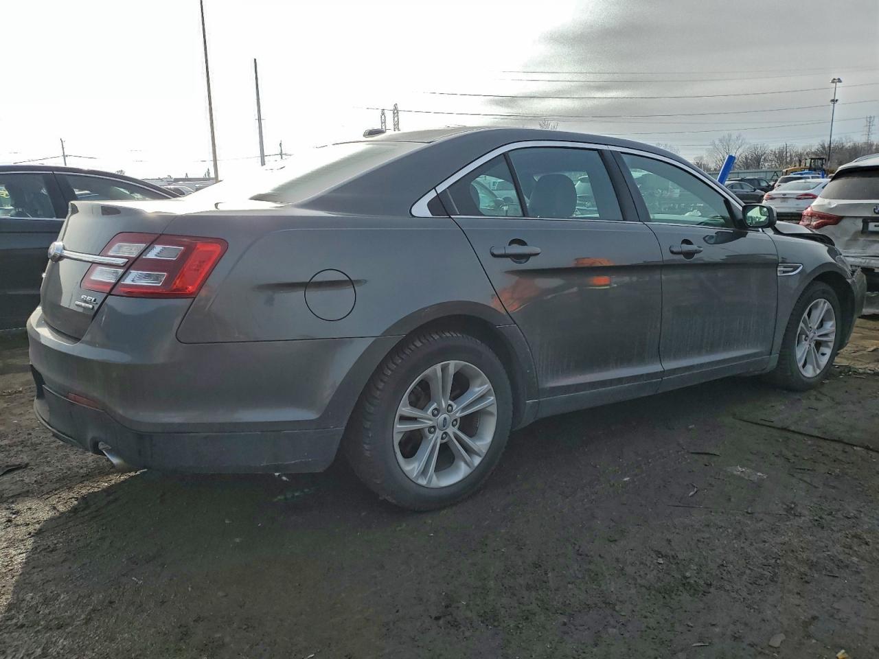 Ford Taurus Sel Image 2