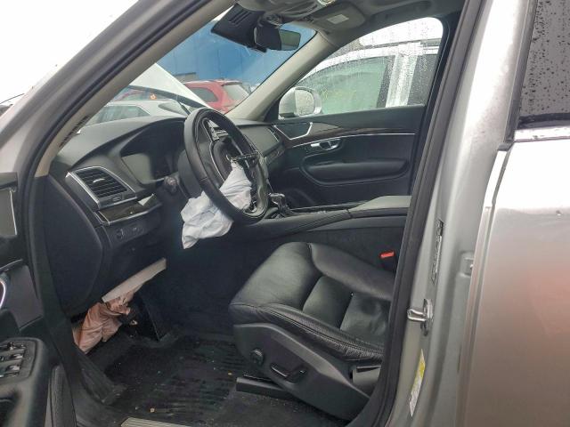 Volvo XC90 T5 Image 8