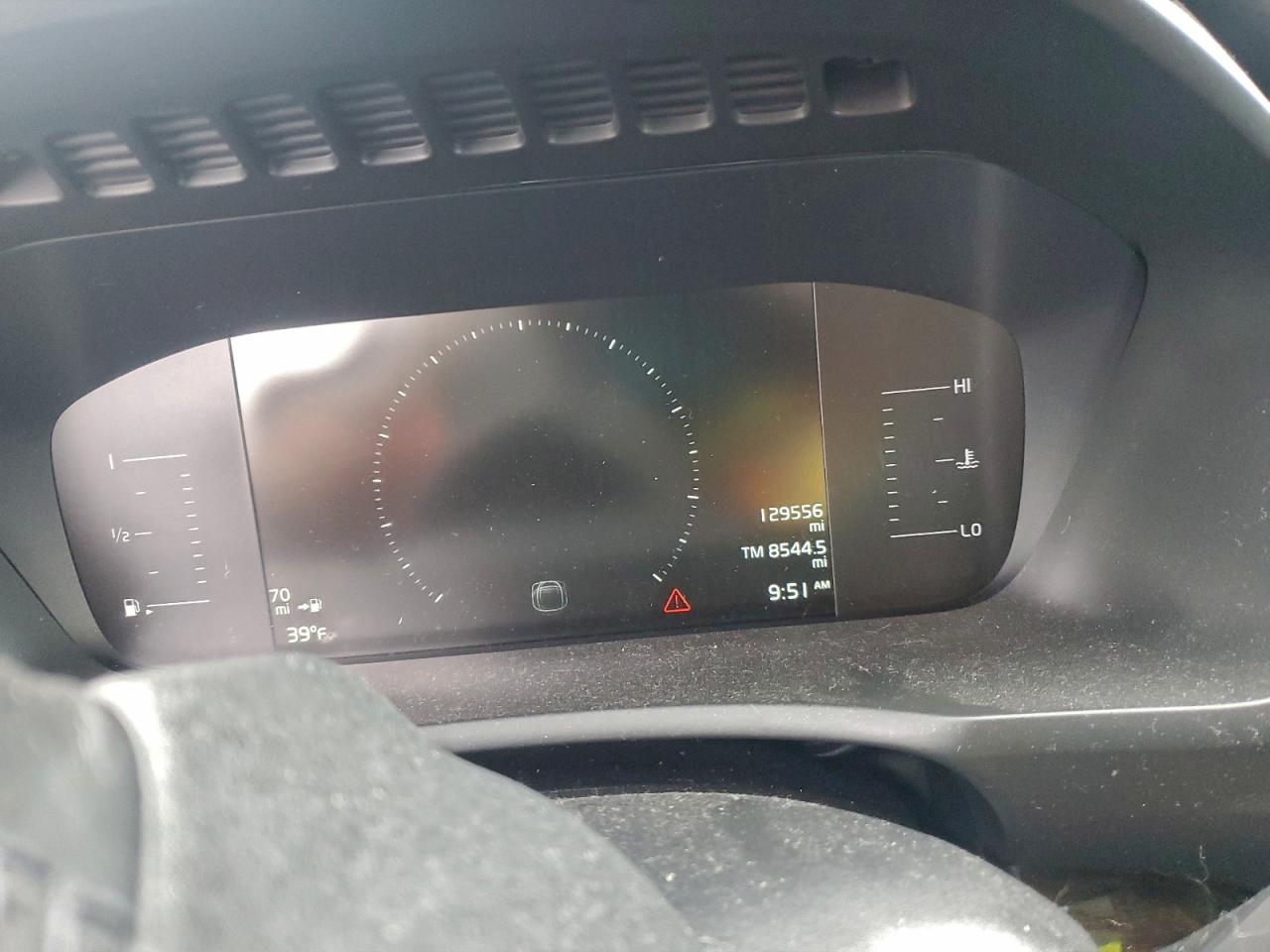 Volvo XC90 T5 Image 6