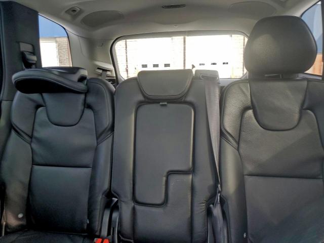 Volvo XC90 T5 Image 10